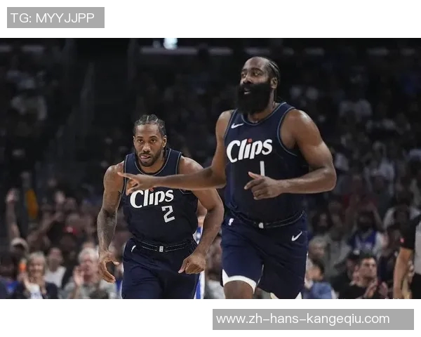 火箭与快船第六场激战回顾球星表现与战术分析全景呈现 火箭与快船第六场激战回顾球星表现与战术分析全景呈现